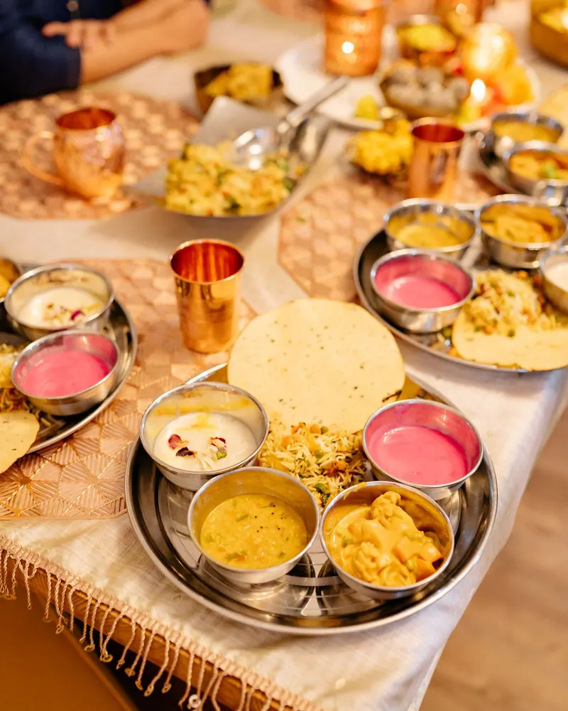 Navratri ke baad parivaar ke saath tyohaari bhoj